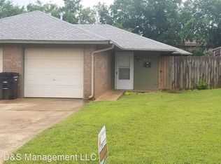 904 Delmar Cir, Moore, OK 73160