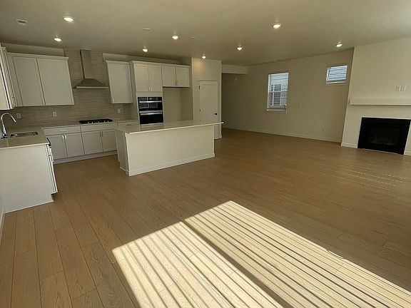 3rd image of 17807 SE 265th St
