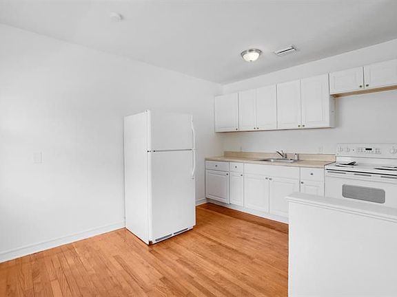 4th image of 5208 Spruce Ave #B
