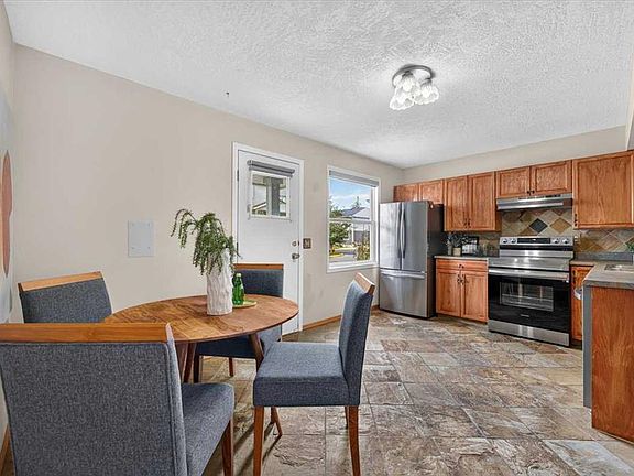 3rd image of 572 W Regal Park NE