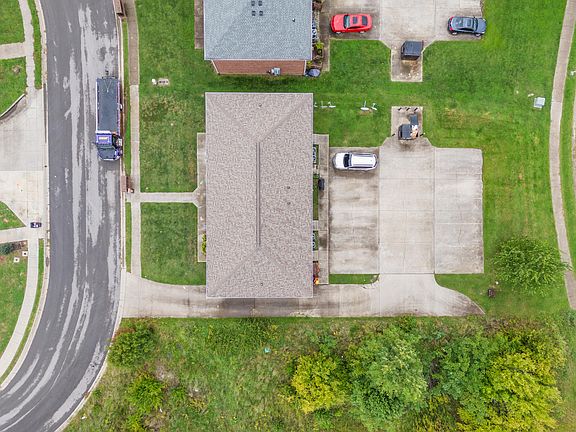 2nd image of 2012 Willow Dr
