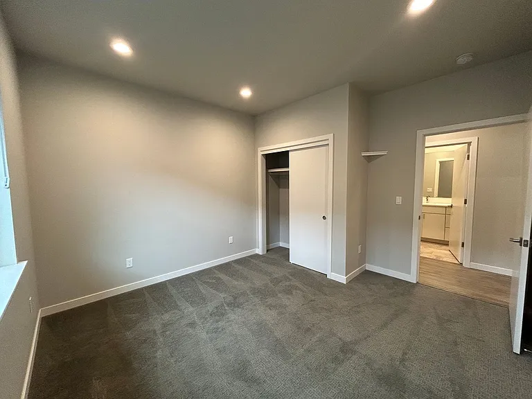 304 E Stanford Ave — Photo 10