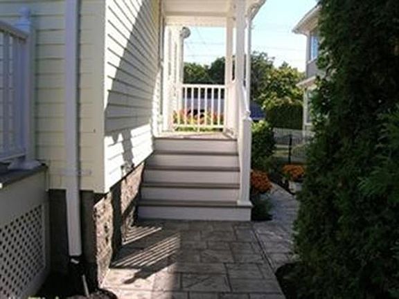 3rd image of 194 Quincy Ave #1