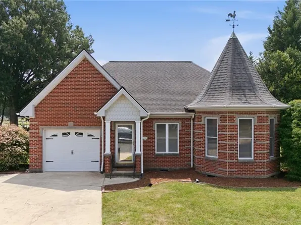 516 Leston Gilbert Dr, Kernersville, NC 27284