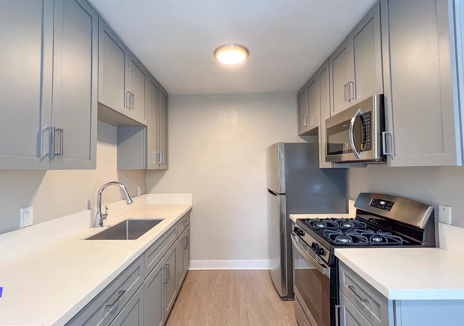 Emerald Ave Apartments — Photo 4