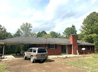 1020 Golf Course Ln, Ashland city, TN 37015