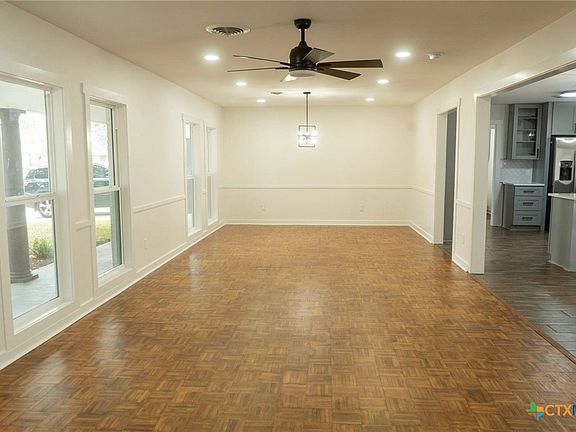 5th image of 2704 E Loma Vista Ave