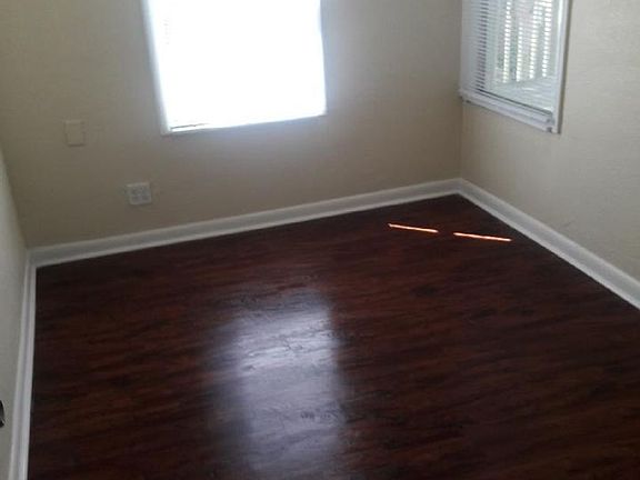 5th image of 2054 15th Ave S