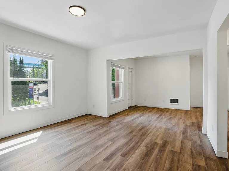 Cambridge Court Apartments — Photo 21