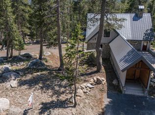 21131 Donner Pass Rd, Soda Springs, CA 95728