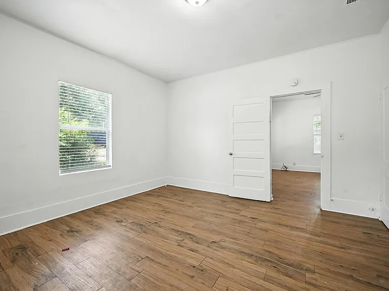 903 Baker St — Photo 9