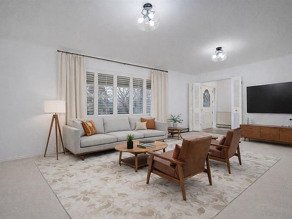 5th image of 3401 N Preston Dr