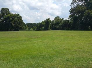 320 Riverside Ln, Natchez, LA 71456