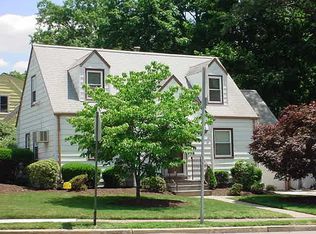 188 Washington Ave, Elmwood Park, NJ 07407