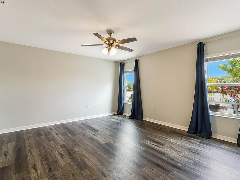 4602 Harvest Row Ln — Photo 15
