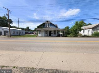 216 Juliana St, Elizabeth, WV 26143
