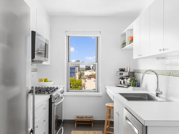 175 West 13th Street image 9 of 14