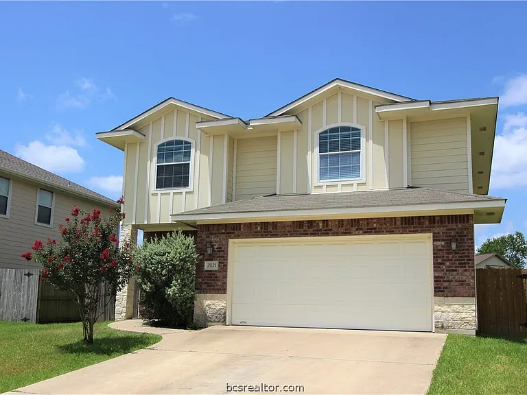 2821 Horseback Dr — Photo 1