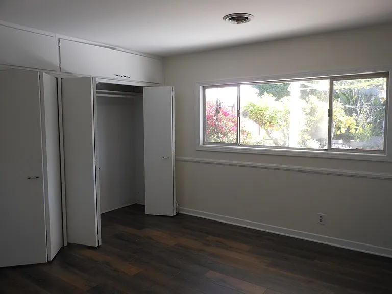 8340 Chase Ave — Photo 15