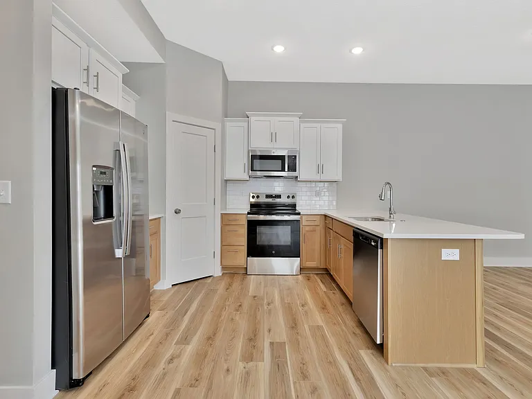 1102 SE 10th Ter — Photo 14