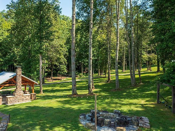 4th image of 2050 E Millers Cove Rd