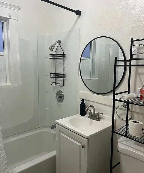 521 W 16th St #B — Photo 3