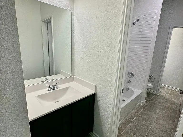 504 Saddle Ln — Photo 13