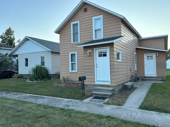 224 S D St, Cheboygan, MI 49721