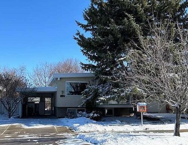 1st image of 1029 W Great Lakes Rd S