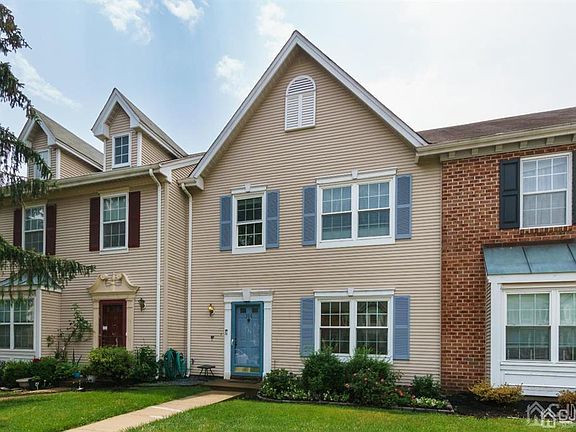 2nd image of 364 Hadleigh Ln