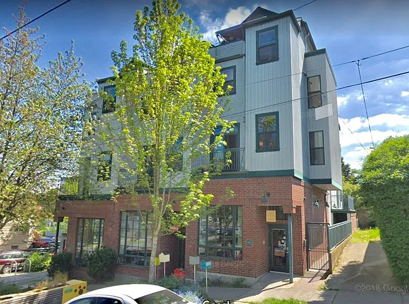 Spacious Townhome In the Heart Of Central District! — Photo 1
