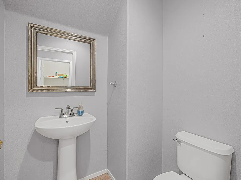 1812 Remembrance Hill St — Photo 15