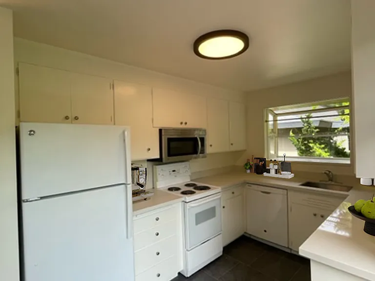 2344 49th Ave SW — Photo 3