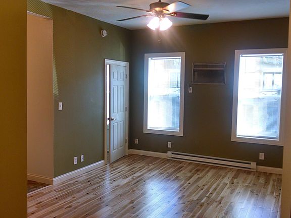 4th image of 615 5th Ave SE APT 4
