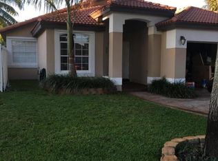 8157 NW 201st Ter, Hialeah, FL 33015