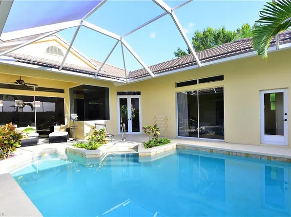 634 Soliel Dr, Naples, FL 34110