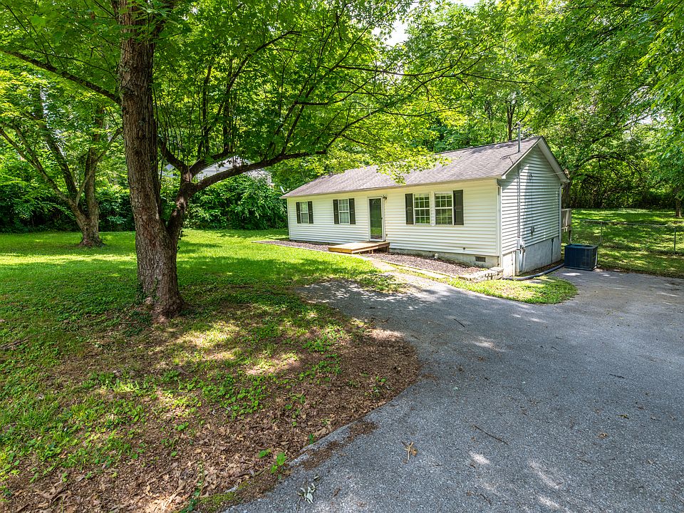1st image of 320 Beechwood Dr