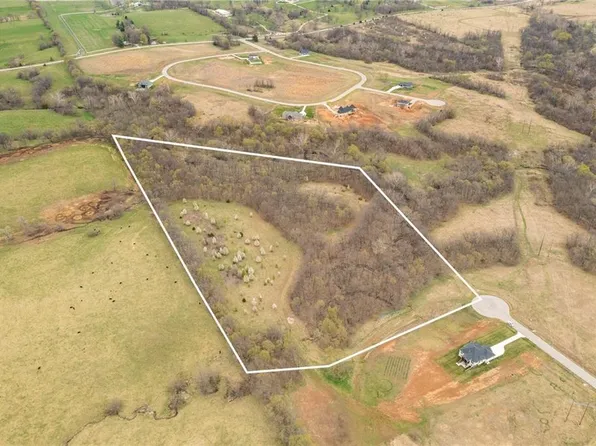 14400 Stringtown Ct, Lake Lotawana, MO 64086