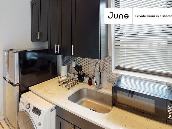 3rd image of 953 Columbus Ave #C