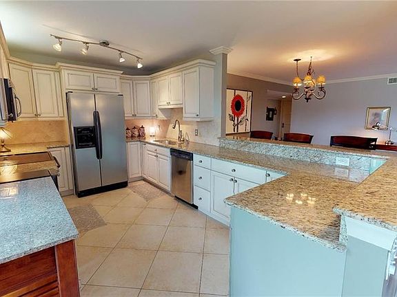 5th image of 107 Clubhouse Ln 392 #392