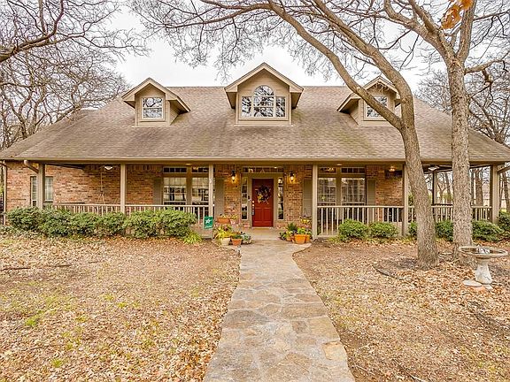 3rd image of 3409 Oak Trail Dr
