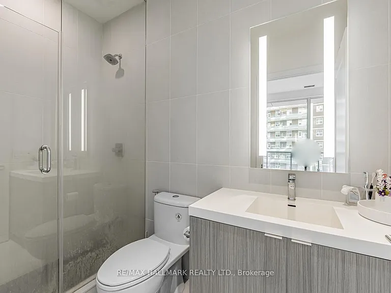 585 Bloor St E #318 — Photo 46