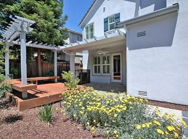 2743 Cathedral Cir — Photo 14