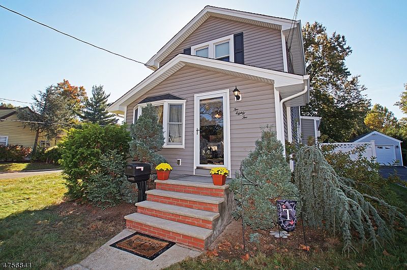 1st image of 282 Henley Ave