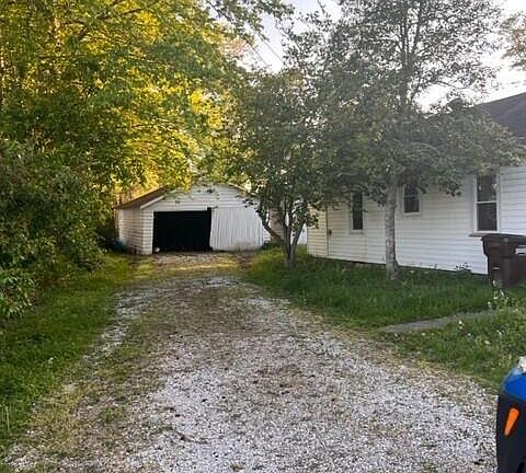 3rd image of 97 10th Ave