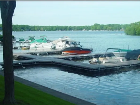 3405 S Browns Lake Dr, Burlington, WI 53105