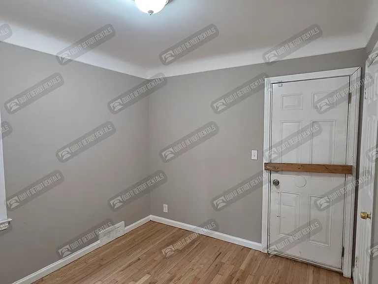 16600 Carlisle St — Photo 9