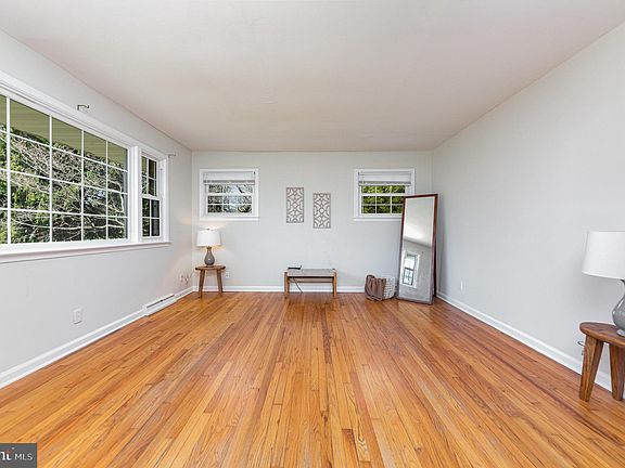 5th image of 10505 Woodland Dr