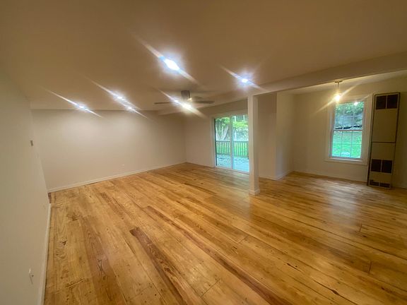 4th image of 7 Roman Dr #4