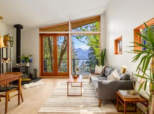 1283 Park Rd, Bowen Island, BC V0N1G1